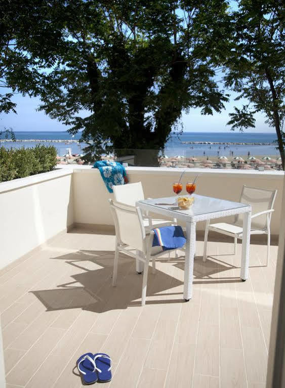 Marina Beach Suite Hotel 리미니 외부 사진